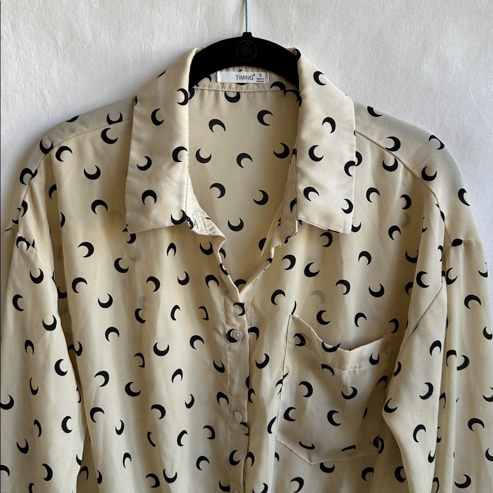 Timing brand cream and black crescent moon pattern long sleeve crop top, size S - Picture 2 of 9